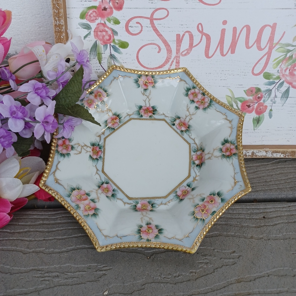 🩷🤍❤️ Antique Pre-1921 Nippon China Rose Dish
